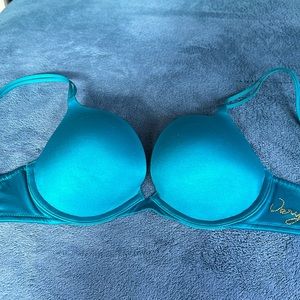 Victoria’s Secret very sexy, push-up bra